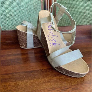 BLOWFISH WOMENS WEDGE/PLATFORM HAZARD METALLIC BEIGE SANDALS‎ SIZE 8.5
